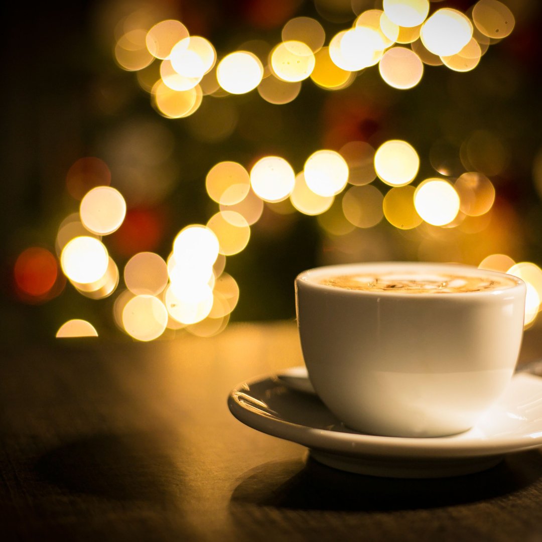 CoffeeHouseLane's tweet photo. Chestnuts are not the only thing roasted at Christmas 🎅. Enjoy our Coffee House Lane hand-roasted blends and single origins range ☕
#festivefoodireland #localfoodlove #buyirish #shopwaterford #handroastedcoffee #irishcoffeeroasters #scaireland #irishgifts #irishgiftguide https://t.co/0FaQtRfjcA