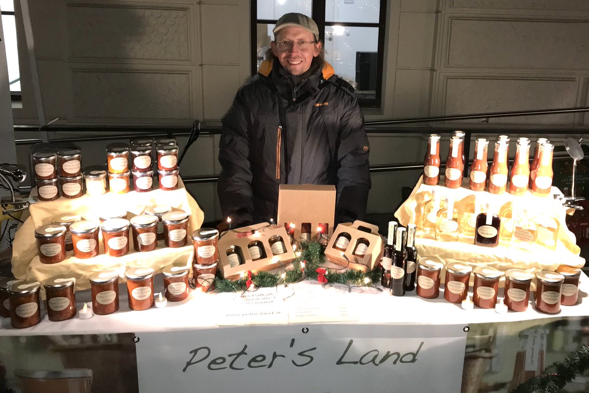 Petersland_at's tweet photo. Bald ist Weihnachten 🎄⭐️
Hast Du noch keine Idee, was schenken willst?
Wir haben die Lösung.
Unser Ketchup und Co. ist das richtige 🎁
#petersland #geschenk #REGIONAL https://t.co/jyBgqJxzCb