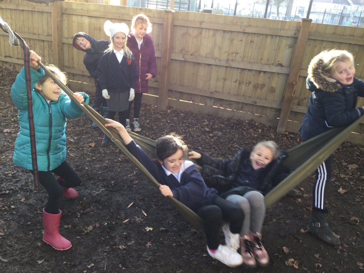 ysgolyddraig's tweet photo. #yydcoch had a fantastic last Forest School session. We cooked donuts and pancakes on the fire, made bird feeders and Christmas decorations and played with our friends #Wellbeing https://t.co/qxhy6VbZJv
