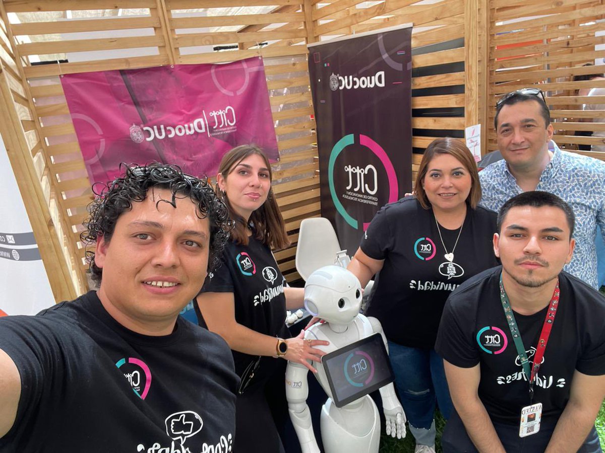 CITTDuocUC's tweet photo. @DuocUC es parte del Encuentro #EtMday Santiago 2022!
Evento que congrega a todo el ecosistema de #emprendimiento e #innovación del país, con grandes #empresas, #inversionistas y mentores. @Corfo 
El evento es gratuito, registrarte en https://t.co/fznWIvUrjo https://t.co/cMLsaNhSsJ