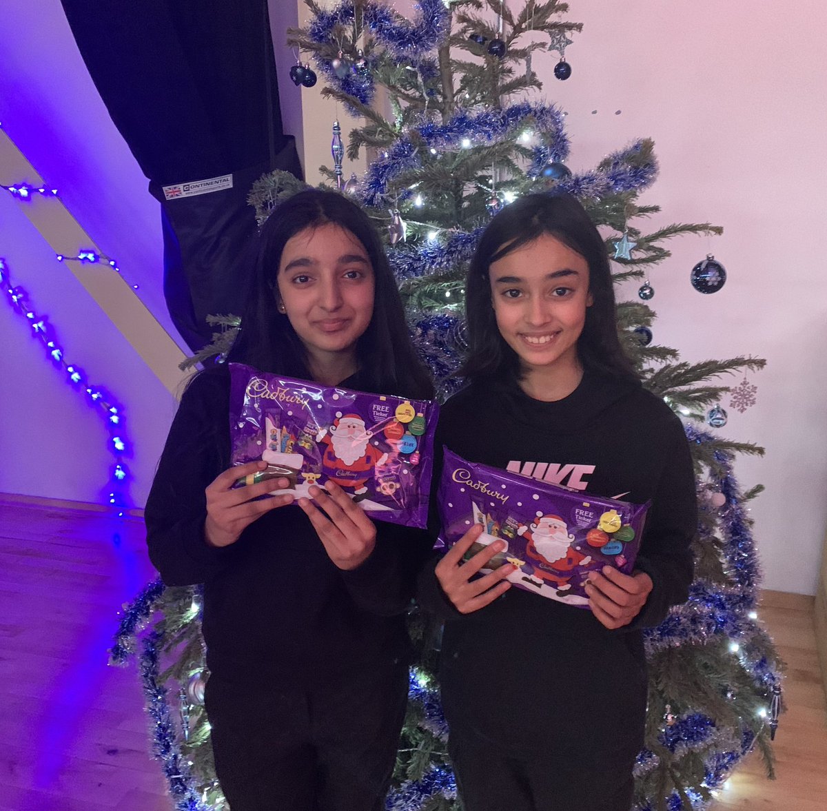LHS_HWB's tweet photo. 🪩 S1 You Were Amazing 🪩

What an end to the week having the @S1LHSYT Christmas Dance.

💃Loved the moves on show 🕺👍🙌 https://t.co/rnQXj1mzy8