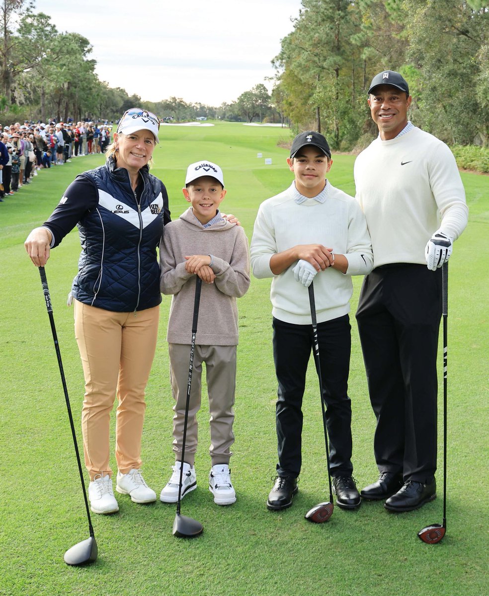 MyBookie's tweet photo. What a nice picture of Annika, Annika’s son, Charlie, Tiger, and a horse. https://t.co/4CUNG6xKKk