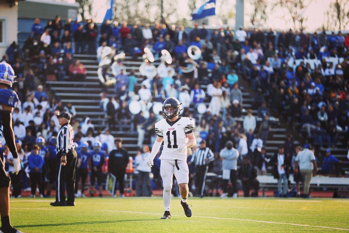 jakegreen15_'s tweet photo. SENIOR YEAR TAPE 🦅
134 Tackles🚀(3rd in the state)
1st Team All Concord District
1st Team All Region
6A VA State Runner Ups 
All State…
▶️ https://t.co/S7gIW1tCKw https://t.co/YqZvs5qYwM