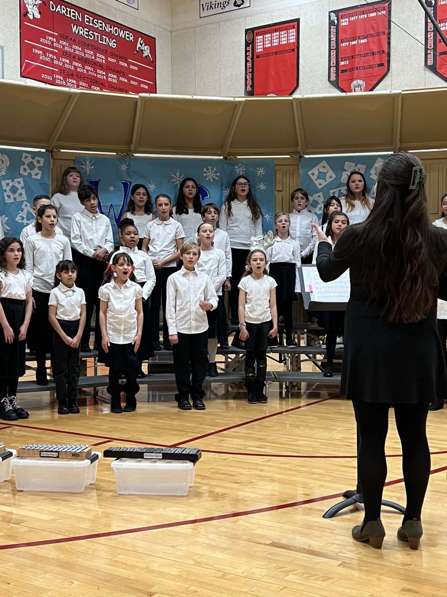 d61bornschein's tweet photo. So proud of these singers! Countdown to Winter Break can officially begin ❄️ #d61learns https://t.co/bzWPhf5rYX