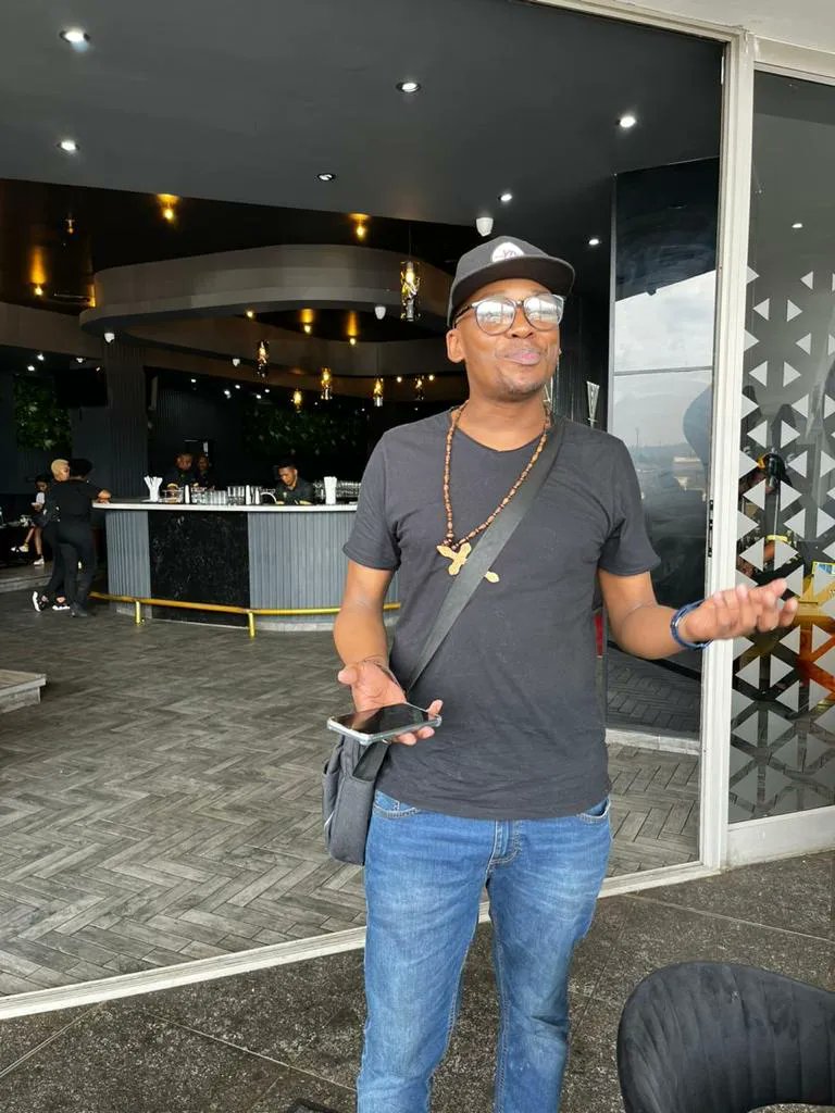 YOUFM898's tweet photo. Dezemba on another level.
Summer on another level.
YouFM Summer Invasion on another level.
Catch Bingo @sbingelelo, Karabo Mokgalagadi @KMokgalagadi and Vibe @za_vibe @voguelounge014 in Tlhabane mall.
#YouOnAnotherLevel
#YouFMSummerInvasion https://t.co/EbZOXoEvSJ