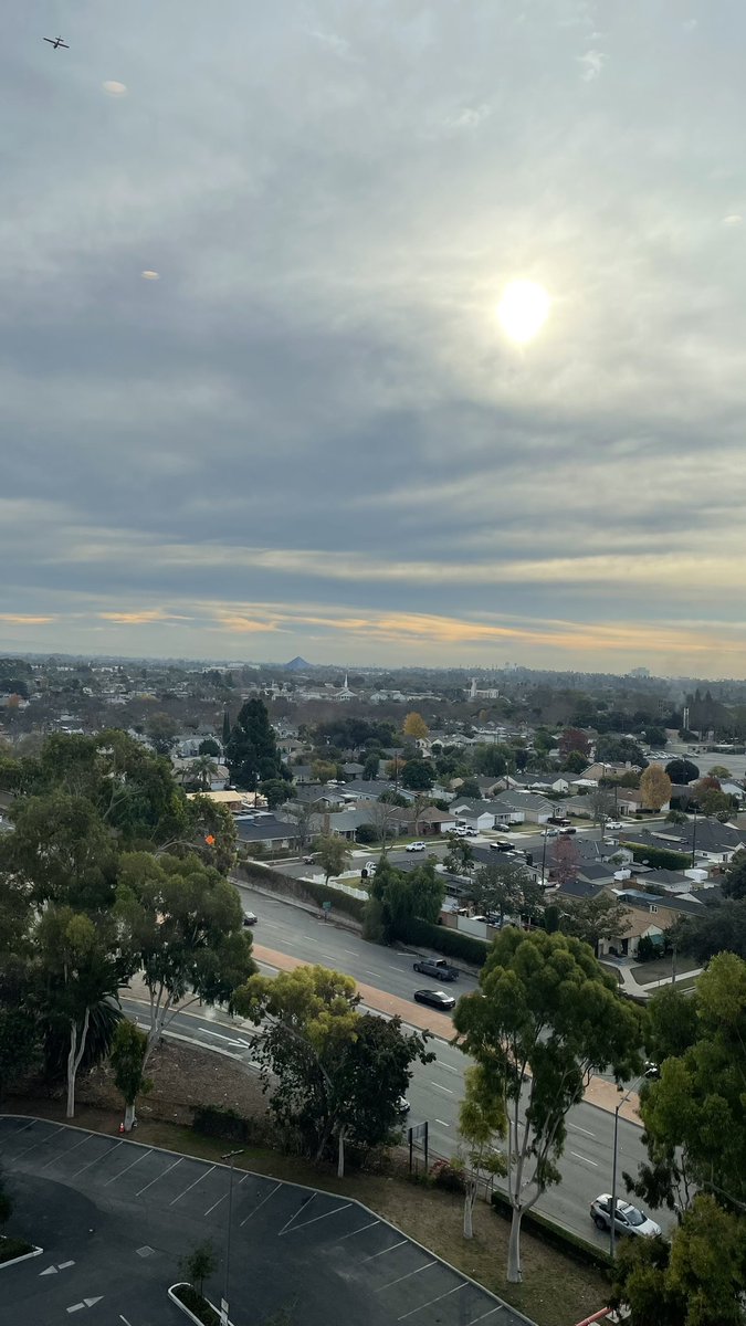 PirateNonsense's tweet photo. Why is there a pyramid in California? https://t.co/uZyKS0ZtRw