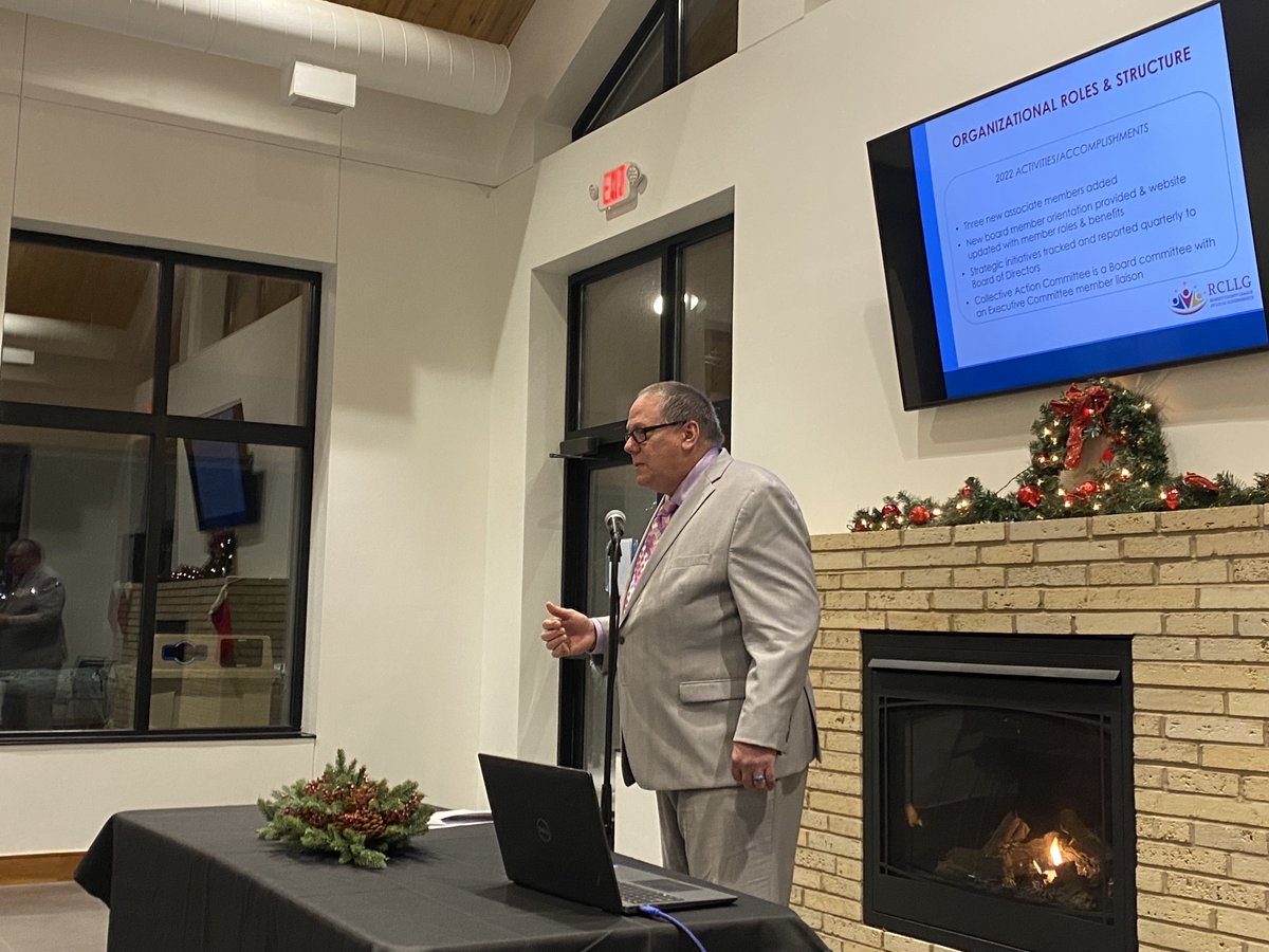 RCLLG's tweet photo. We had a wonderful and snowy annual dinner &amp; program yesterday evening at the Wakefield Park Community Building in Maplewood. Thank you to those who attended and thank you to Irina Fursman from HueLife for sharing your inspirational story with us!  #RCLLG #RamseyCounty https://t.co/wVLFRv8Ar1