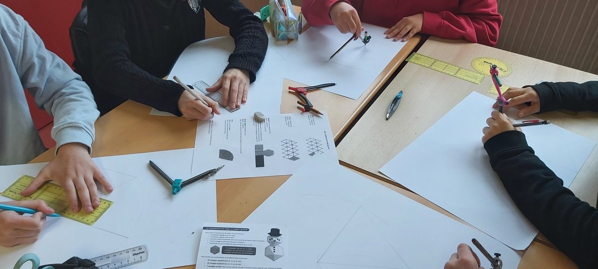 Odrey63's tweet photo. Belle activité avec des élèves de 5ème du collège @CollegeWeyer
@jy_labouche @mathacclermont @geometrie @maths https://t.co/6u9PmOY3GF