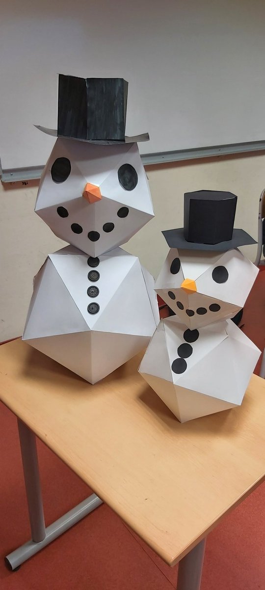 Odrey63's tweet photo. Belle activité avec des élèves de 5ème du collège @CollegeWeyer
@jy_labouche @mathacclermont @geometrie @maths https://t.co/6u9PmOY3GF