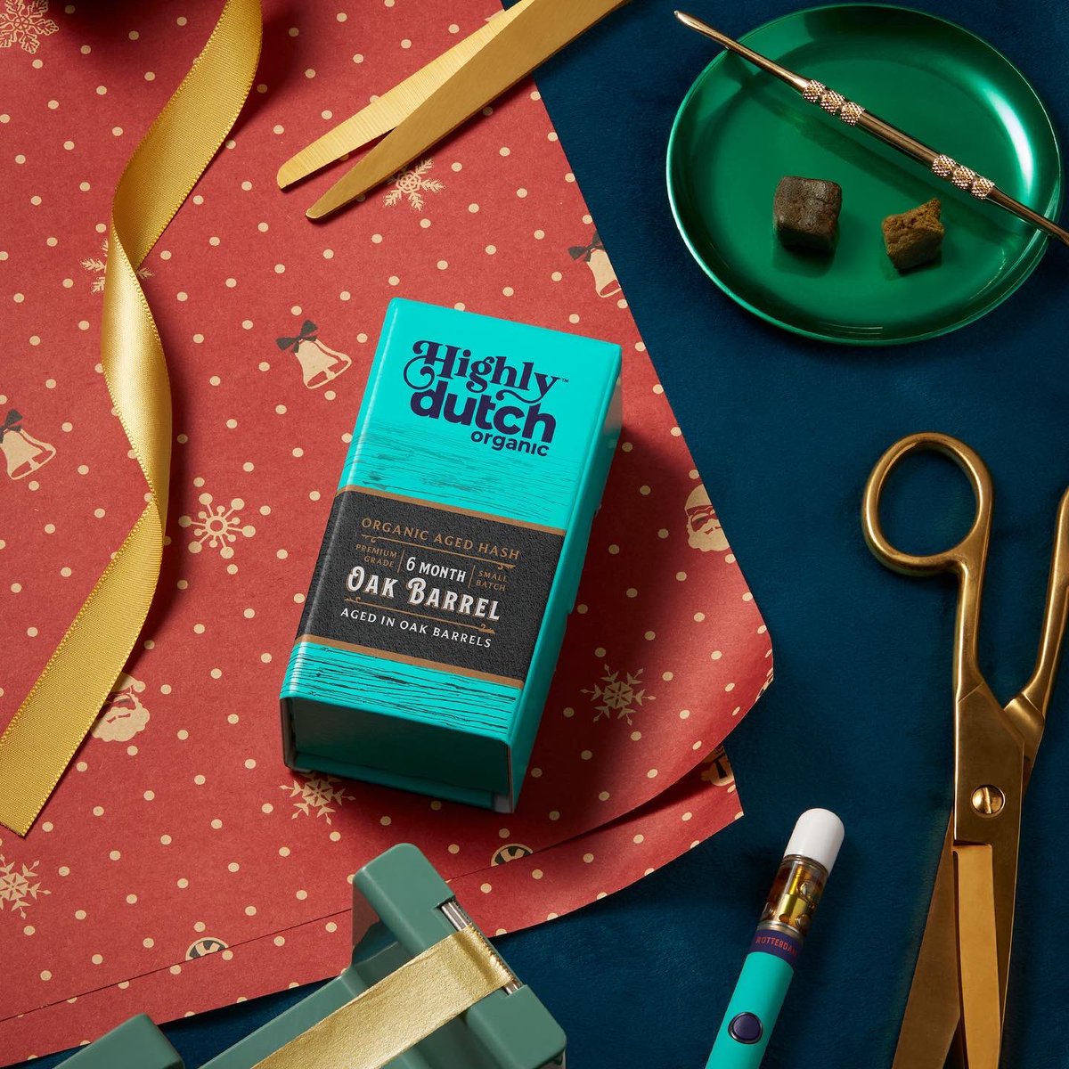 highlydutch's tweet photo. Add a little Highly under the tree and it won't be the only thing getting lit this holiday. 😉🎄

Ask your budtender and give the best gift this season ✌️ https://t.co/98bPWd7gxm