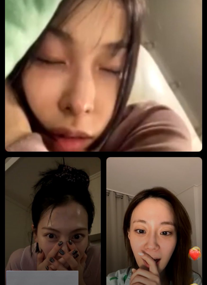 fanyeunjis's tweet photo. FINALLY ITS OVER AHAHAHAHSHS PLS THIS IS THE FUNNIEST IG LIVE EVER GYURI IS SO CAREFREE AND JIYOUNGJI DORKS EVERYBODY’S LOSING IT PLS 😭😭😭😭😭 https://t.co/8s1KoeLNEM