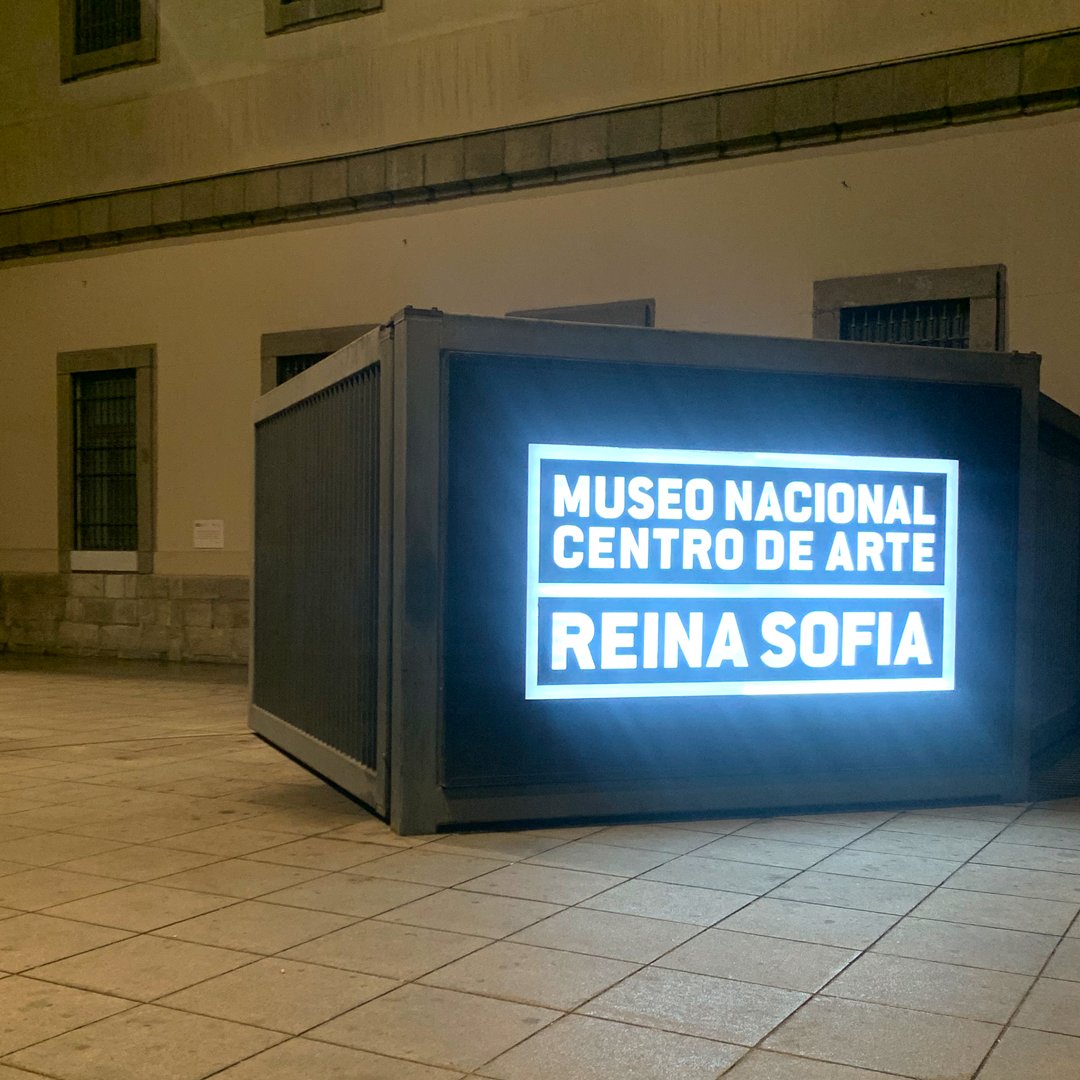 petithostel's tweet photo. 🇪🇸 ¿Te apasiona el arte🥰? Madrid cuenta en unos pocos metros con tres de los grandes museos🎨 del Mundo🌍. ¿Sabes que puedes visitarlos sin coste😍?

🔰MUSEO THYSSEN
L 12-16h

🔰REINA SOFÍA
L-S 19-21h
D 12:30-14:30
Martes cierra.

🔰MUSEO DEL PRADO:
L-S 18-20h
D-Festivos 17-19h https://t.co/Kb8vAN0SEl
