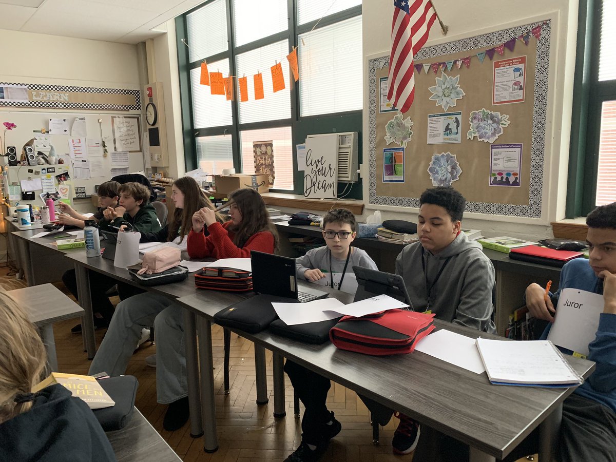 mrs_jkelly's tweet photo. Room 211 transformed from classroom to courtroom today for our Of Mice and Men trial.  Stay tuned for the verdict next week! #Classof2023 #BeEvergreen https://t.co/L6WivAEU9K