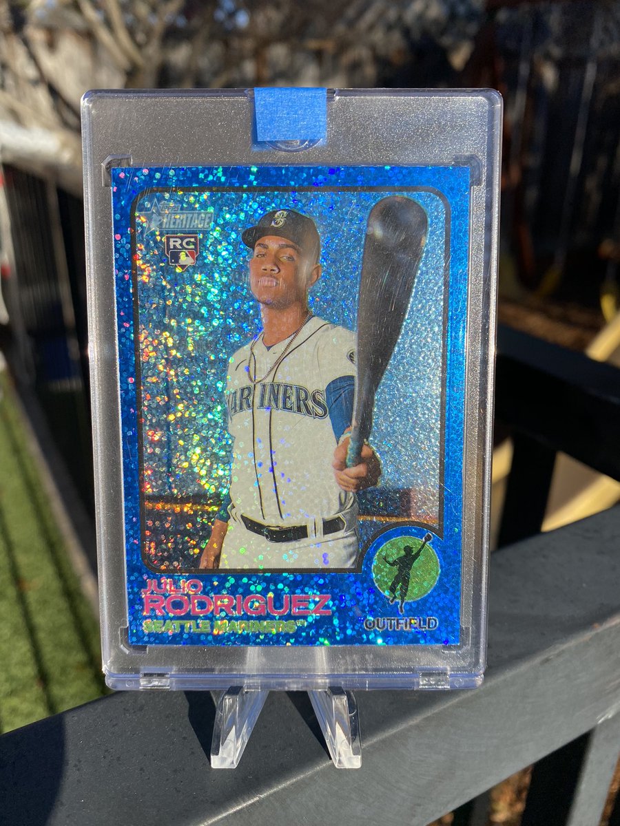 jacobdepartie's tweet photo. Minus the scratched up one touches these cards are clean on the surface and centered well enough to grade. Do you think I’ll get them back in time from PSA for baseball season? @CardPurchaser #samebox https://t.co/rHEfNi5WB2