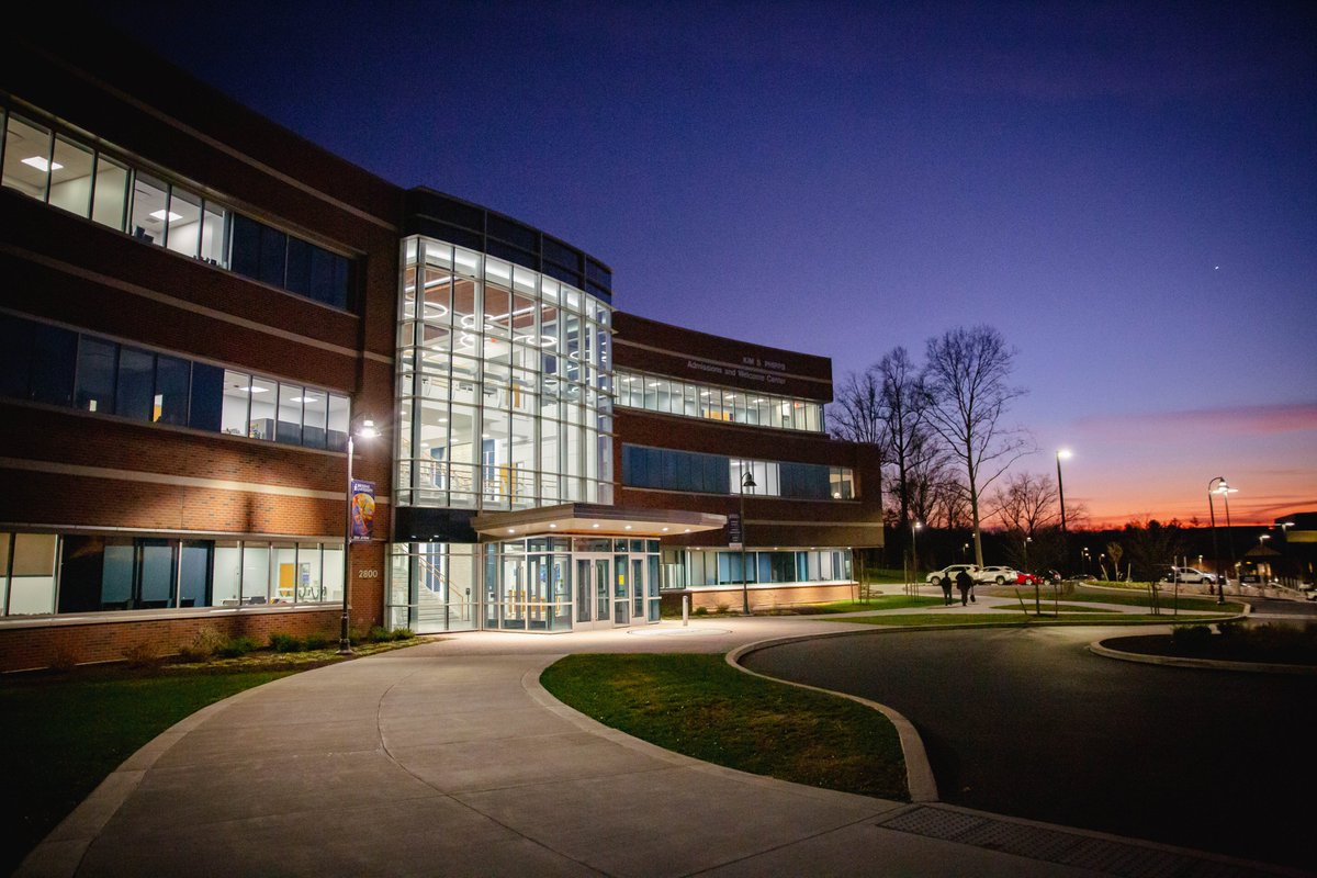 messiah_univ's tweet photo. Gets dark at 5 p.m. 😩
Pretty sunsets 😁
#MessiahSunsets #WinterAtMessiah https://t.co/1wi3SsLYCZ