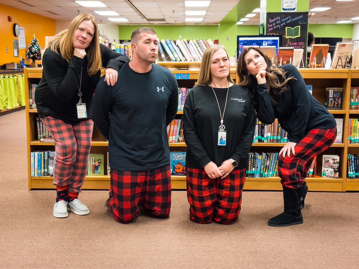 PJ Day + Awkward Family Photos = starting our Friday out right. 

Holiday Admin card to come. <a href="/mathlete04/">Ryan Raley</a> <a href="/SarahAEberle/">Comicbuchverkäufer </a> <a href="/mc_brittny/">Brittny McDonald</a>