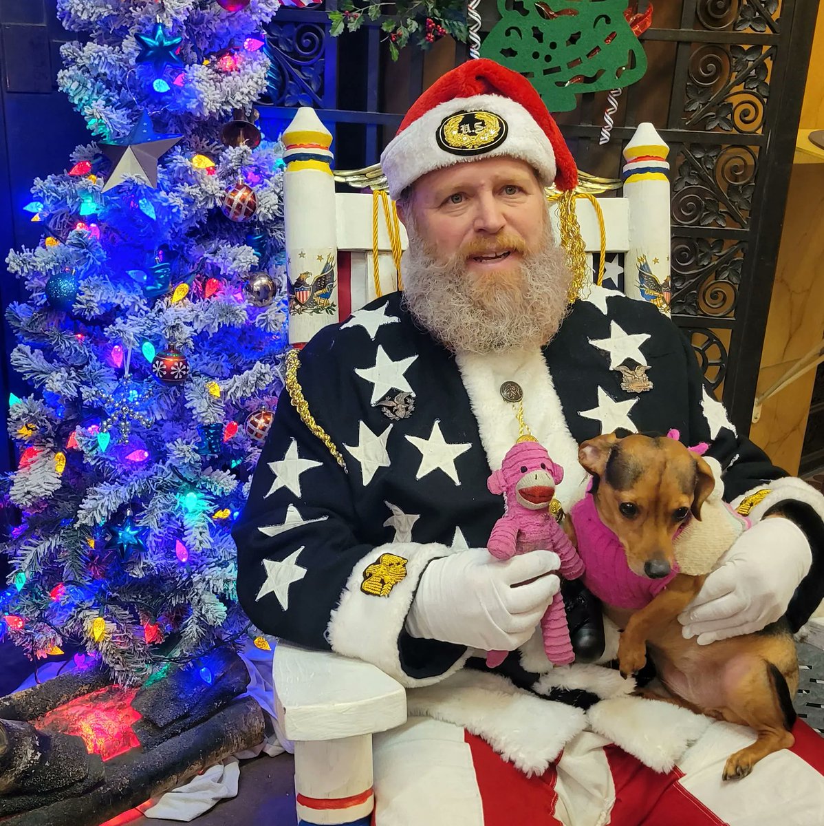 Patriotic Santa will be at the Monument for one last time this season TOMORROW, Sat. Dec. 17, 2022 from 11am to 2pm. Don't miss your chance to get a pic with Santa before you head to the game!

Monument open daily 10am to 5:30pm(except Browns home games, tomorrow we close at 4pm)