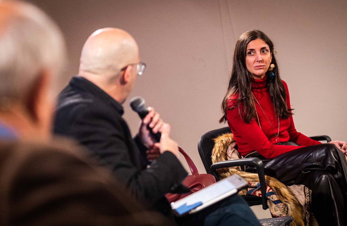 ¿Cómo hemos evolucionado como especie desde este eterno conflicto? ¿Qué desafíos nos quedan para abordar en el presente más inmediato?  Nuestros invitados nos proporcionaron muchas cosas en las que pensar.

#xats #charlas #cultura #generalitatvalenciana