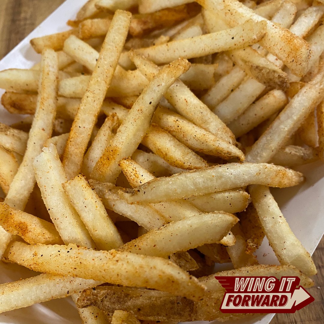 WingItForward's tweet photo. Working on holiday shopping? Stop by Wing It Forward when you're done and try a side of Forward Fries- seasoned to perfection!🍗

#wingitforward #thefeedmill #Medford #destinationMedford #NJ #newjersey #opensouthjersey #wings https://t.co/7oY5626dQn