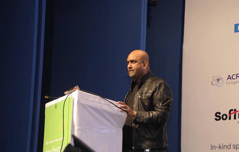 GDG_Indore's tweet photo. #devfestIndore2022 #day2 #latepost speakers 🔥💯
We can’t get over that glimpses 🥳
📍 Dhananjay Kumar @debug_mode
📍 Sayak Paul, @RisingSayak
📍Vivek Yadav, @viveky259259
📍 Pawan Kumar, @imthepk
@GoogleDevsIN @GDG_Indore @IndoreWtm @gdgcloudindore https://t.co/1fFHXimElD