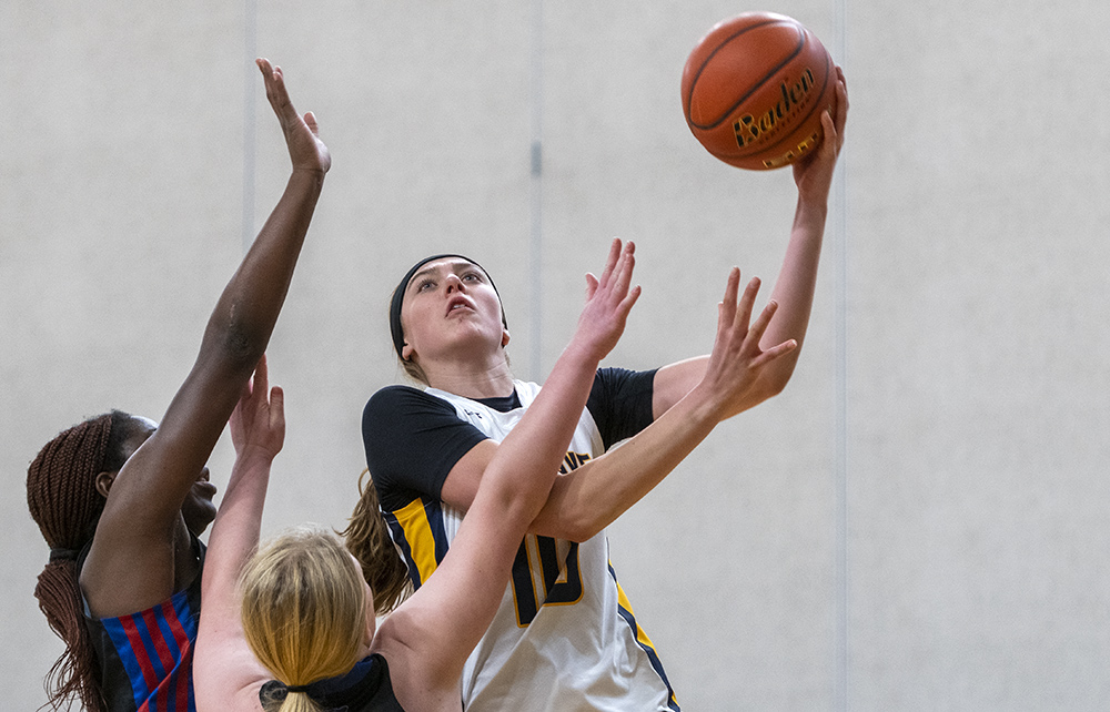 htsumura's tweet image. TBI 2022: Final Four Friday has arrived! We've break down each of last nite's 4 quarterfinals and set up a glorious day of LEC hoops! All at varsityletters.ca ! It's WGSS-Mulgrave, Riverside-OKM! @LangleyEvents @rsideathletics @MulgraveSchool @sd35wgss @BCHoopScoop @bcssgba