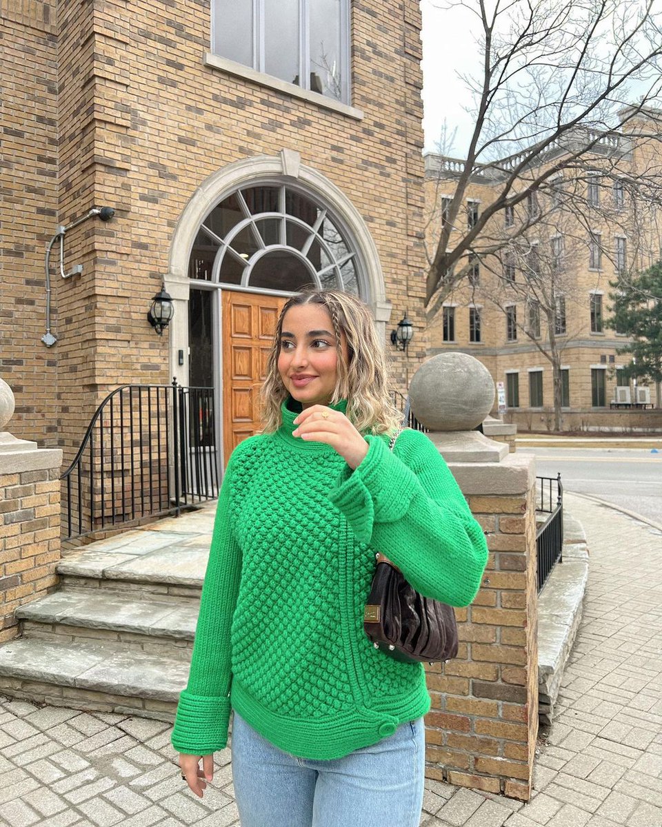 Ella Roberts tweet media