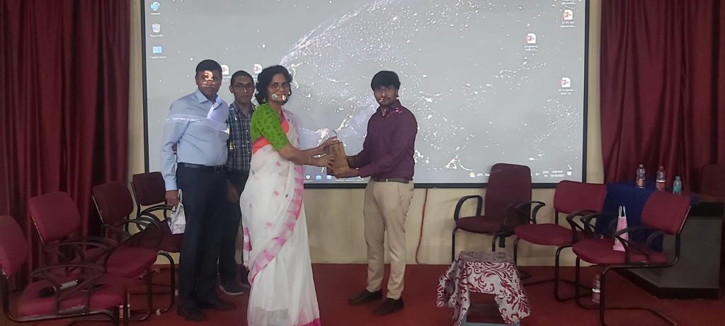 Vijaychander (@vijay100912) on Twitter photo Special Thanks to <a href="/myadla/">manjusha yadla</a> ma'am, <a href="/drvikramkumarb/">Dr.B.Vikram kumar</a> sir and the team at Gandhi Hospital for the opportunity to talk about "Pregnancy in Renal Transplant Recipients". Thank you to my teachers <a href="/SwarnalathaGud2/">Swarnalatha Guditi</a> <a href="/GangadharTaduri/">Gangadhar Taduri</a> <a href="/sreebhushan/">Dr Sree Bhushan Raju</a> <a href="/bhushan_sree/">Sree Bhushan Raju</a> for your guidance. Special Thanks to <a href="/myadla/">manjusha yadla</a> ma'am, <a href="/drvikramkumarb/">Dr.B.Vikram kumar</a> sir and the team at Gandhi Hospital for the opportunity to talk about "Pregnancy in Renal Transplant Recipients". Thank you to my teachers <a href="/SwarnalathaGud2/">Swarnalatha Guditi</a> <a href="/GangadharTaduri/">Gangadhar Taduri</a> <a href="/sreebhushan/">Dr Sree Bhushan Raju</a> <a href="/bhushan_sree/">Sree Bhushan Raju</a> for your guidance.