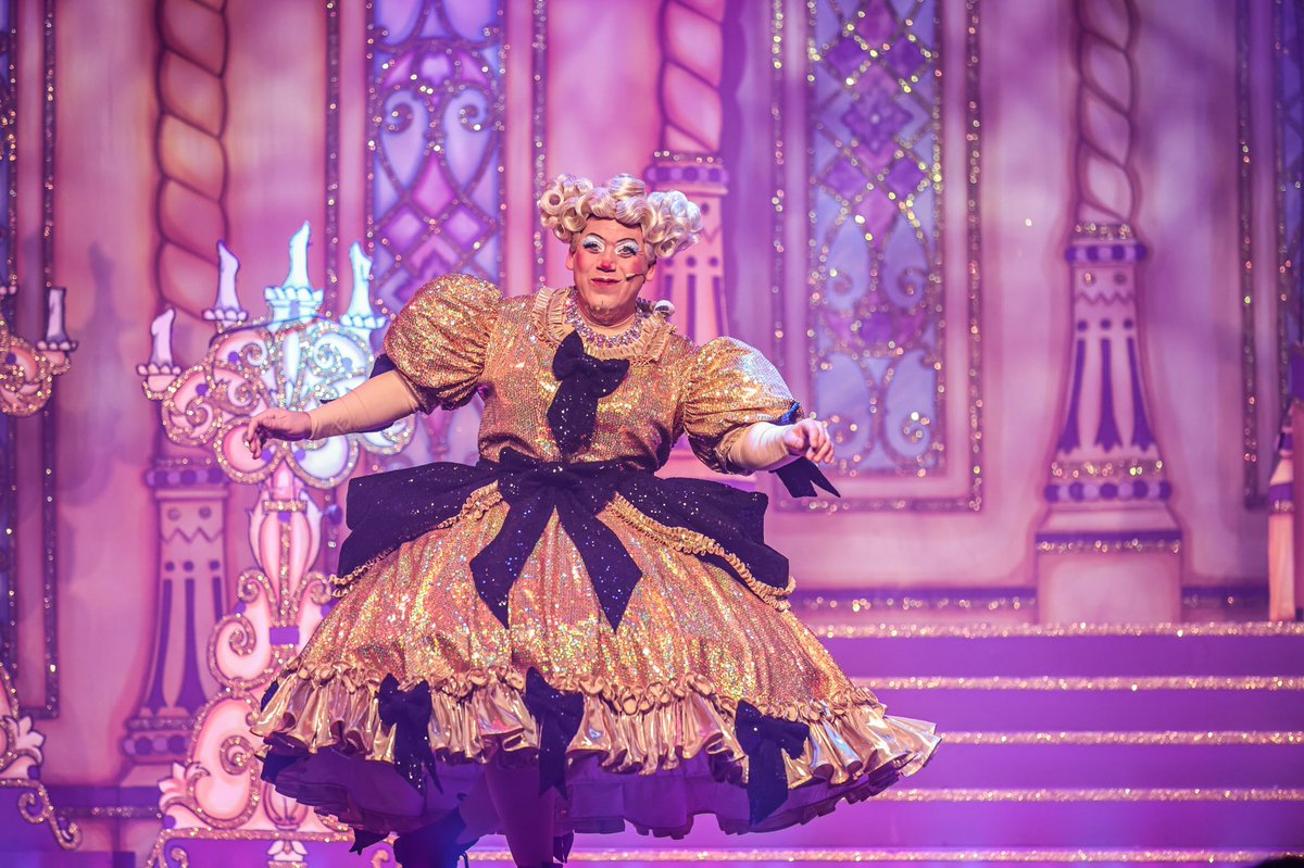 Happy <a href="/panto_day/">Panto Day</a> to all the other blokes in frocks across the country <a href="/TelfordTheatre/">Telford Theatre</a> <a href="/Shone_Ltd/">Shone Productions</a>