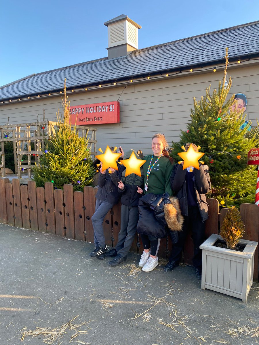 EmilySVH's tweet photo. A wonderful final week of term ❤️🎄 Thankyou to everyone at @ForestMoor  who has been a part of my first term as a teacher! 🥰 #semh #edutwitter https://t.co/z1JByX0sko