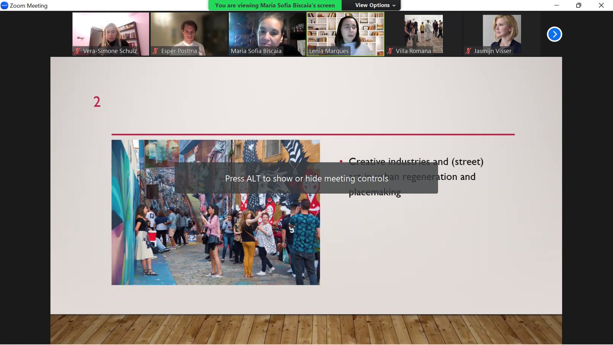 Just started! 
<a href="/leniamarques/">Lenia Marques</a>  &amp; #MariaSofiaPimentelBiscaia on #BordaloII and #streetart and on sensitizing young travelers for local cultures cultsense.com

<a href="/PlanetaryPatchw/">Planetary Patchwork</a> 

planetarypatchwork.net/sessions/lenia…

zoom.us/meeting/regist…