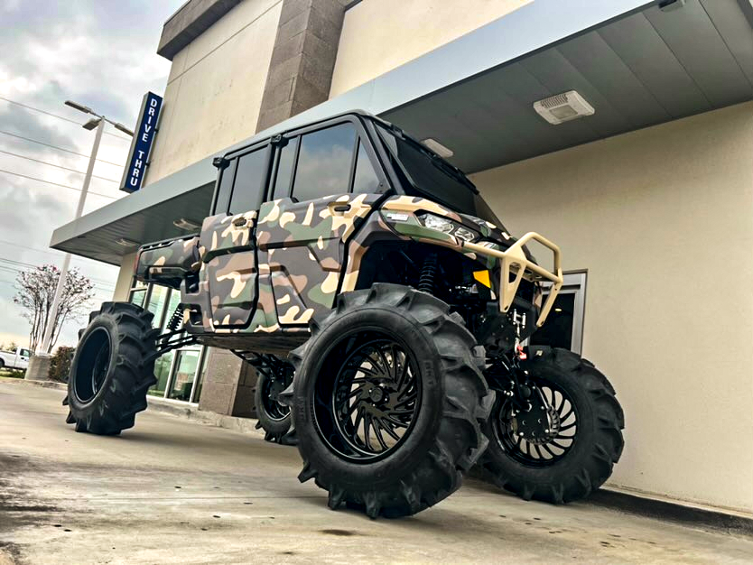 superatvtweet's tweet photo. Manuel Soto of @bighornoffroadtx went all in on this @CanAm #DefenderMAX, complete with an #SATV 8" #GDP Portal Gear Lift, stacked on our 6" Lift Kit with #RhinoAxles, &amp; @kellerperformanceproducts #BallJoints! 💪⚙🦏 #BuiltforBattle #GearDrivenPerformance #SATVsuspension https://t.co/FffmLTn19Z