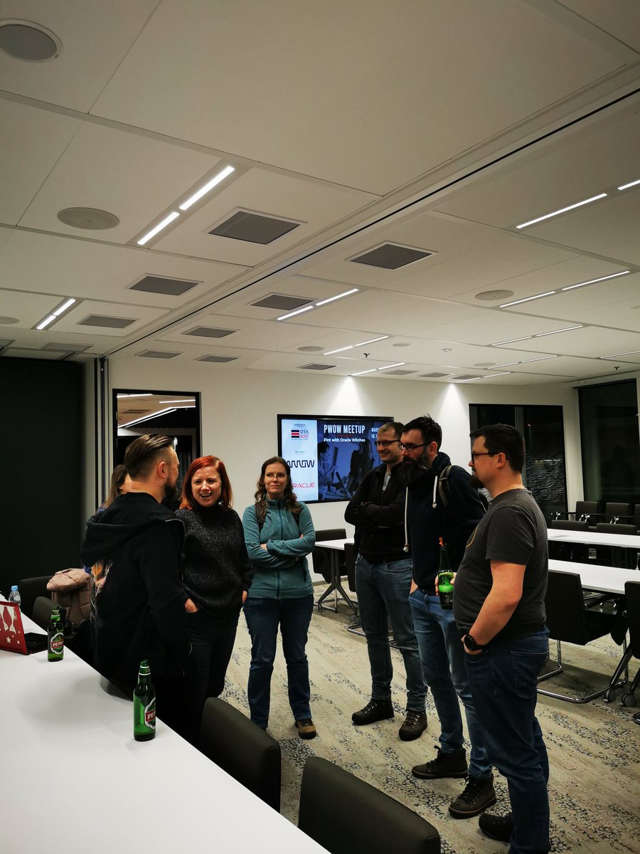 LuizafromPoland's tweet image. First #PWOW meetup is on:)

#POUG