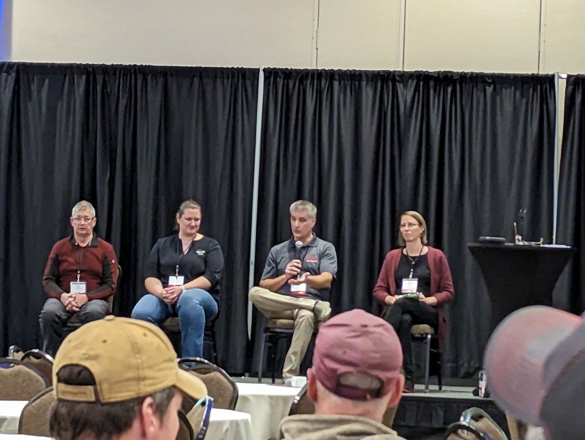 ManureProf's tweet image. Anna Cates @MnSoil is moderating the last session for the day at the Soil Management Summit #SMS2022! We&apos;re hearing about experiences with conservation practices from Ag Consultants!