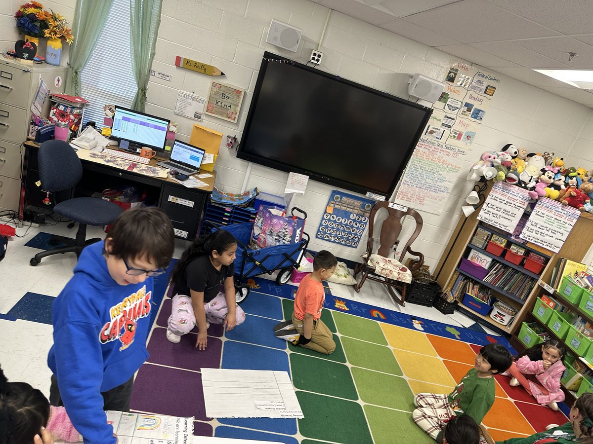 MsBreakenridge's tweet photo. Our First Grade Cardinals were learning how to write a procedural text. This week they wrote their own under the topic, 'How to Make a Friend'. Today they shared their final draft with a Second Grade Cardinal who then provided them with feedback. @KerrydaleEs @SuperTeacherJ1 https://t.co/OIdOWPg2tG