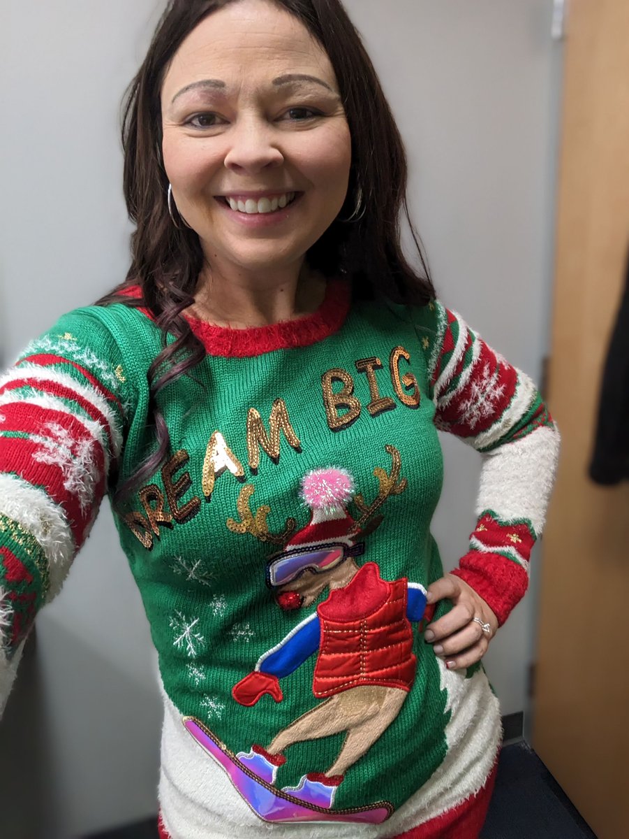 MacKidCFWtloo's tweet photo. Happy National Ugly Sweater day! https://t.co/Ra5HcRsBSO