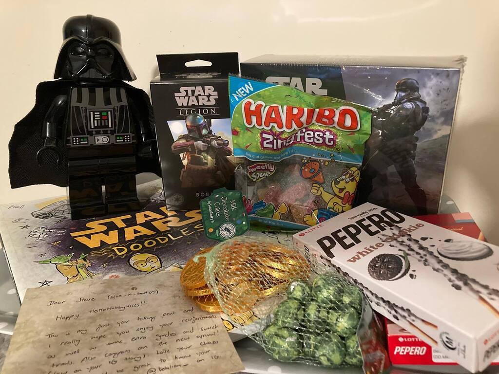 GnStudio's tweet photo. A huge thank you to @tehlion_  for my amazing #hohohobbyvices  bundle. I’ve been on a massive Star Wars kick recently and feel truly spoilt!
This is my third year taking part and has become a highlight of the festive season for me. https://t.co/UBKdQ3oXtp https://t.co/EqkR0ztw3P