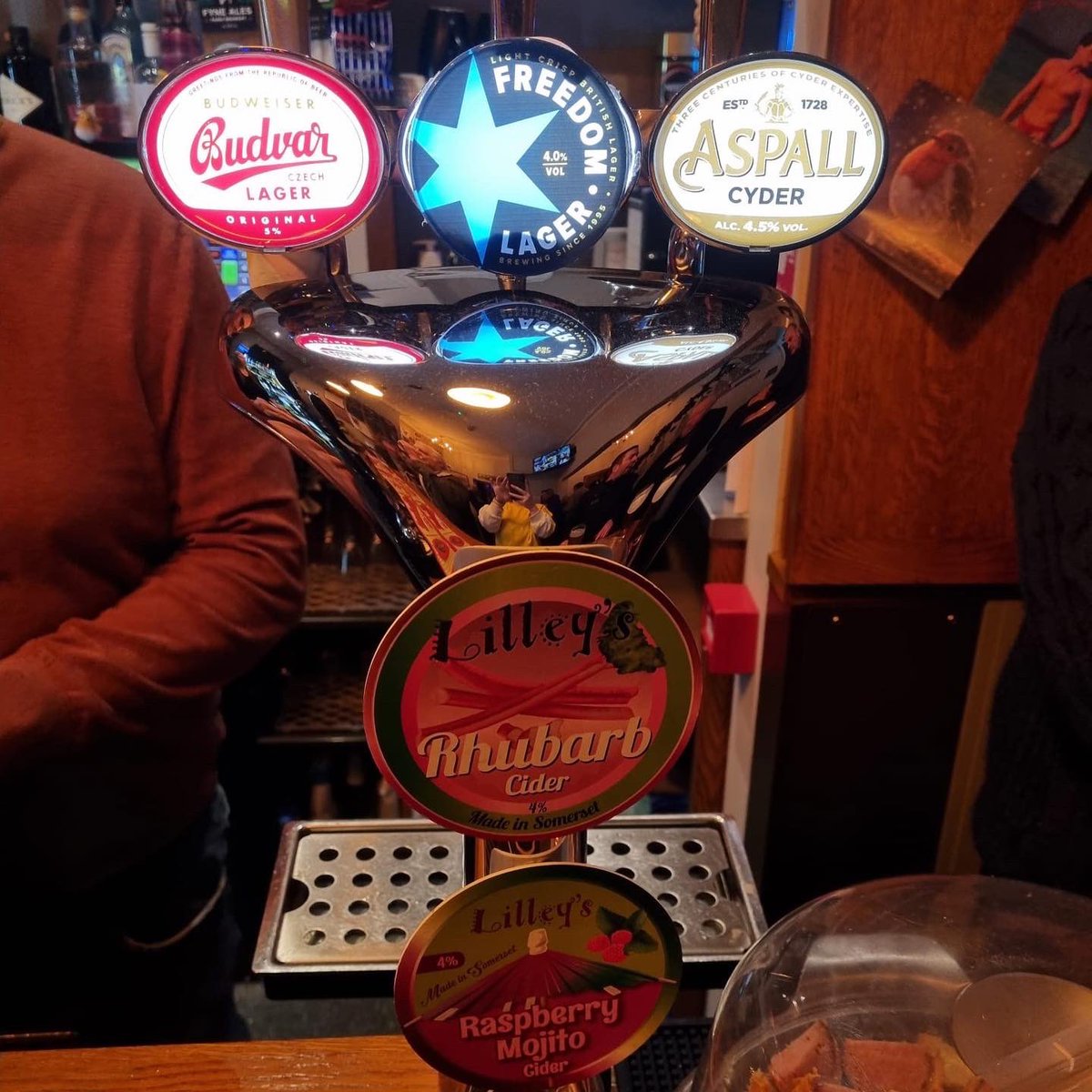 Elland Craft and Tap (@ellandcraft_tap) on Twitter photo On the bar tonight!!
#ellandcraftandtap #elland #micropub #realale #realalepub #pub #beer #friday #weekend On the bar tonight!!
#ellandcraftandtap #elland #micropub #realale #realalepub #pub #beer #friday #weekend