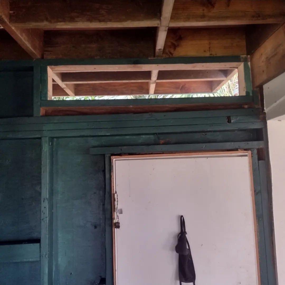 9thWAVeOffGrid's tweet photo. #CodyDarcyDesign
#Offgridcabin
#remodel
#framing
#9thWAVeOffGrid
#9thWAVe
#CoherenceHotspotHawaii
#Sustainability
#Upcycling
#DIY
#Maui
#Hawaii https://t.co/YHs3ueRImP