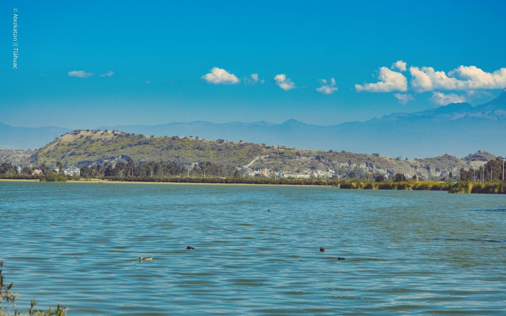 EspejoTlahuac's tweet photo. Conocen ese cerro? Se llama #Xico (en el ombligo) y se encuentra situado en medio de lo que fue el #LagoDeChalco, osea era una isla. Siempre fue un lugar importante de asentamientos humanos, en el se han encontrado vestigios del preclasico, clásico y postclasico. https://t.co/xS5zobQAvl