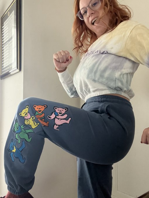 Where&rsquo;s all my #deadheads?!?! ⚡️ https://t.co/oee7mwwUJ3<a href="/tag/deadheads"class="tags">#deadheads</a>