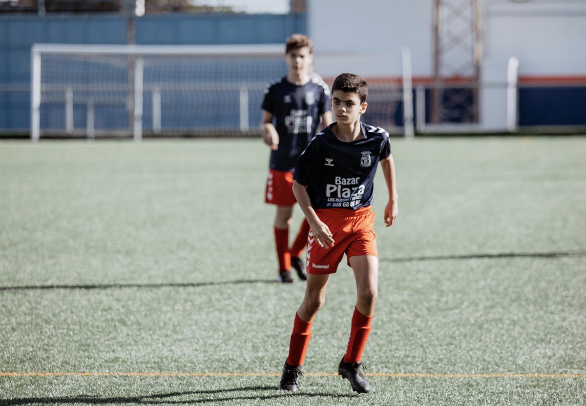 UD_TELDE's tweet photo. 👏🏻 ¡Qué gran temporada nos están regalando los chicos del #InfantilB! 

💪🏻 ¡A seguir así! 

#MomentoDePonerTuToque💙❤️ https://t.co/p85JfWoRW6