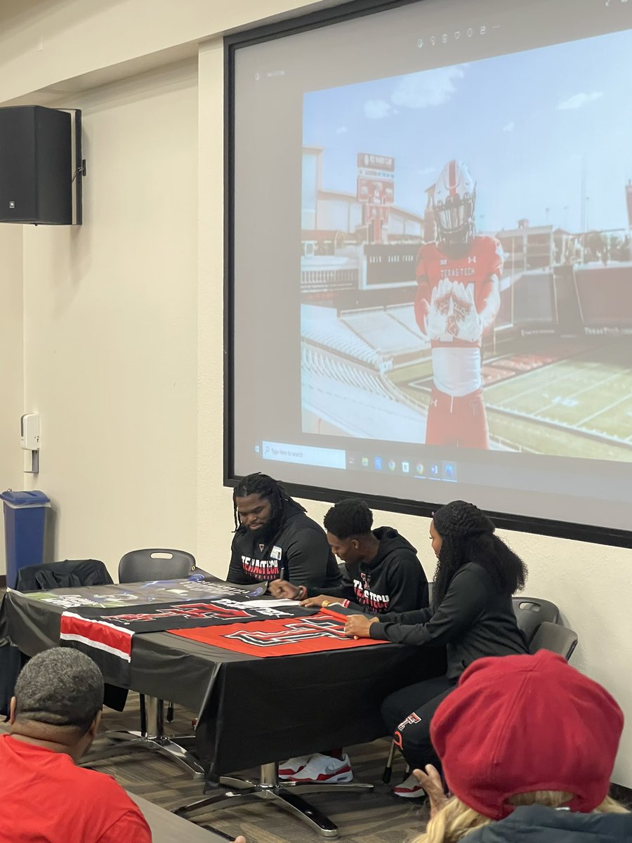 Brian Bowman (@jbbowman7) on Twitter photo One of my favorites kids just signed with <a href="/TexasTechFB/">Texas Tech Football</a>. He is a unique young man. Very humble, great student, wonderful leader, doesn’t care about attention or accolades. Just shows up with a smile every day. Nice off the field but will smoke you on the field! Love <a href="/chapfor6/">Chapman Lewis🌵 ‘23</a> One of my favorites kids just signed with <a href="/TexasTechFB/">Texas Tech Football</a>. He is a unique young man. Very humble, great student, wonderful leader, doesn’t care about attention or accolades. Just shows up with a smile every day. Nice off the field but will smoke you on the field! Love <a href="/chapfor6/">Chapman Lewis🌵 ‘23</a>