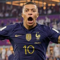 SofascoreBR's tweet photo. Lionel Messi 🆚 Kylian Mbappé

🏆 Temporada 22/23:

Jogos: 28 - 28
Gols: 22 - 25
Assists: 18 - 7
Mins p/ participar: 61' - 73'
Pontaria no chute: 65% - 65%
Passes decisivos: 77 - 50
Grandes chances criadas: 26 - 17
Dribles certos: 82 (62%) - 74 (44%)
Nota Sofascore: 8.36 - 7.57 https://t.co/NYISGftEez