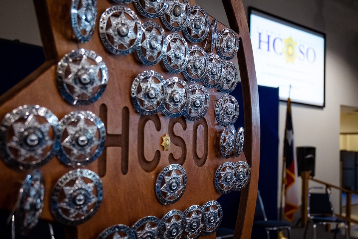 HCSOTexas's tweet photo. Congratulations to our new Detention Officers on their graduation! Anything can be accomplished with dedication and persistence.
 
If you want to join our team, visit https://t.co/qb7nvdwcAN or call 713-877-5250. https://t.co/WY90I6DwPd