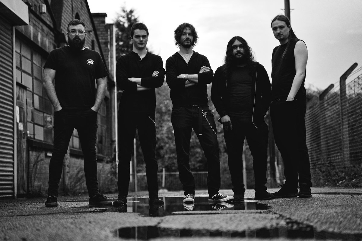 Meet ARROW VALLEY, 2023...
What started out as a desktop-based project has now evolved into a full band. We (Arron and Luke) are pleased to introduce you to our fellow bandmates who will be joining us as we take Arrow Valley forward in to 2023.