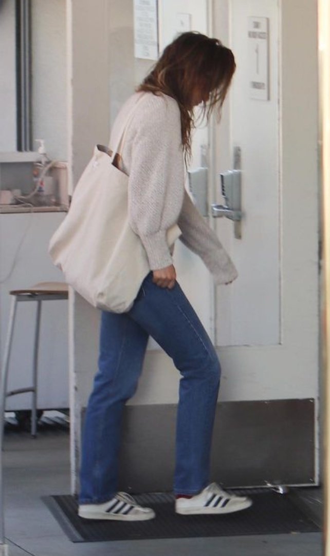 Harry Styles, Olivia Wilde updates🍋🍋 tweet media