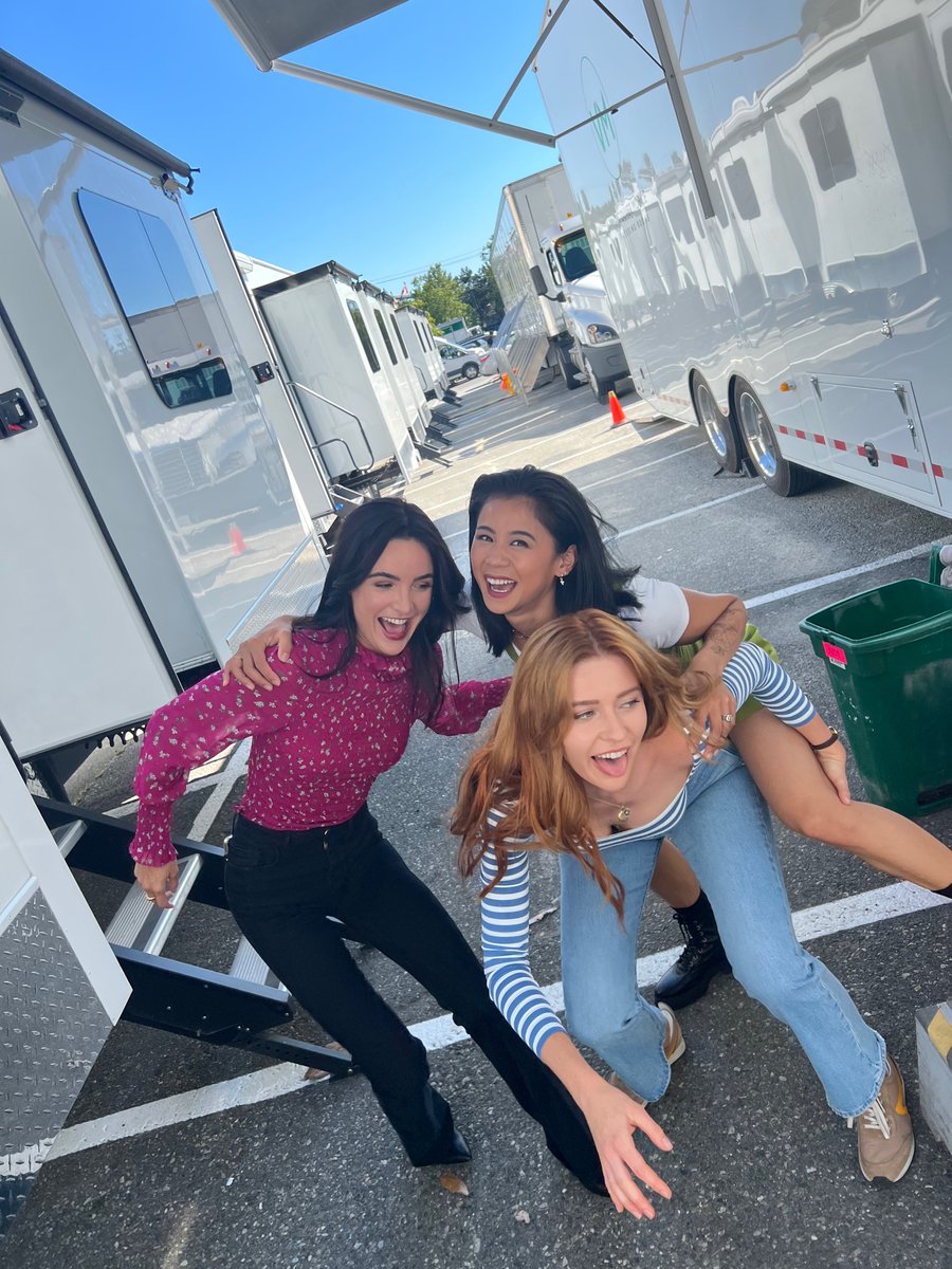 leahmlewis's tweet photo. As we’ve grown together as women the last couple years, I hope you’ve also grown with us. ❤️ 

I’ll miss shooting with these girly pops.  

@cw_nancydrew #S4 https://t.co/1MtpnYLeby