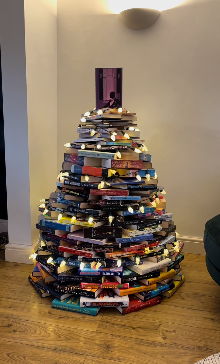 Yes, I have a book tree. I love it