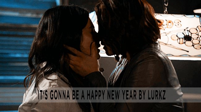 #SecretSanversAdventCalendar Day 16 

It's Gonna Be A Happy New Year by <a href="/Lurkz05/">Lurkz 🏳️‍🌈</a>

Alex ends up in the last city she wants to be in as the year is coming to an end, and everyone is primed to celebrate the Feast of Lights.

archiveofourown.org/works/43569421