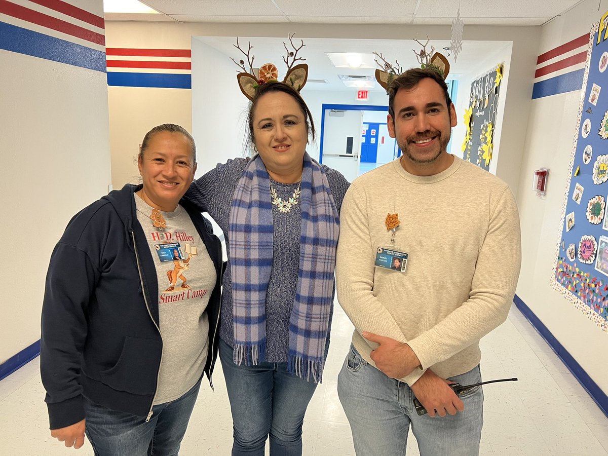 Some of my favorite art supporters at Hilley!! <a href="/Hilley_ES/">Darlene Hernandez</a>